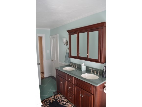 219 Raymond Road Deerfield, NH 03037 - Photo 10 of 27