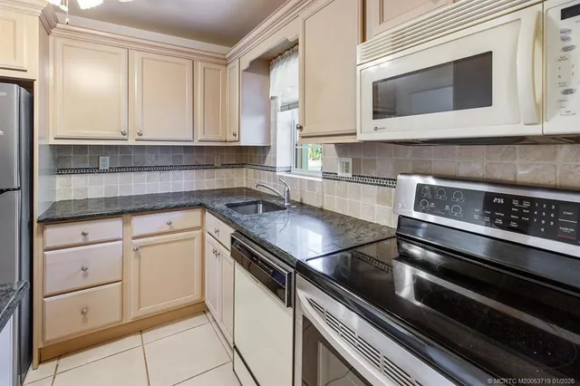 $124,900 | 1909 Southwest Palm City Road, Unit B, Stuart, FL 34994