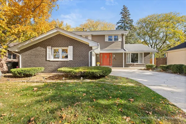 $389,900 | 835 Maple Road, Flossmoor, IL 60422