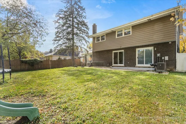 $389,900 | 835 Maple Road, Flossmoor, IL 60422