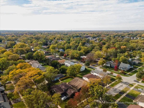 $389,900 | 835 Maple Road, Flossmoor, IL 60422