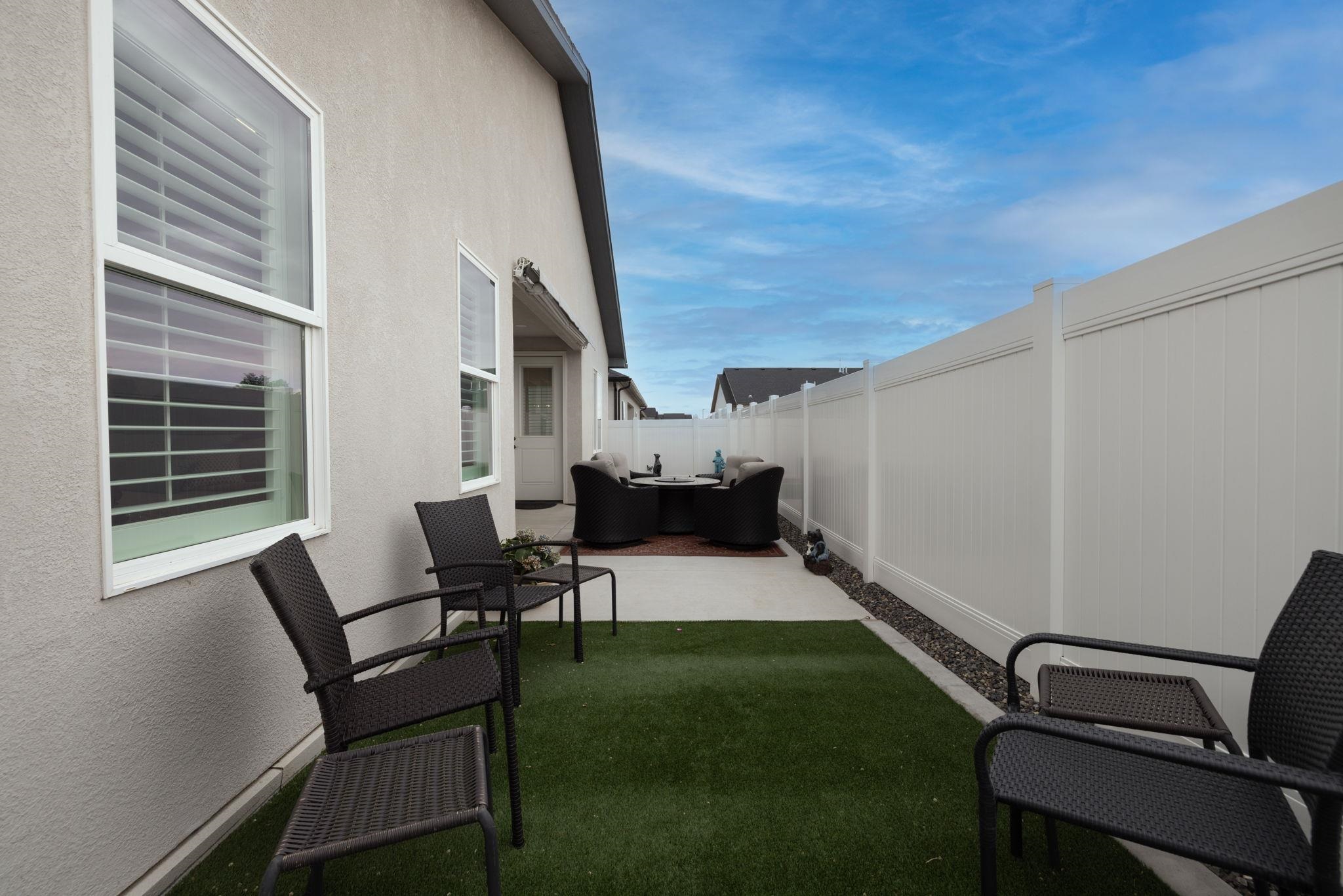 2454 Ross Road Grand Junction, CO 81505 - Photo 30 of 31 a living room with furniture
