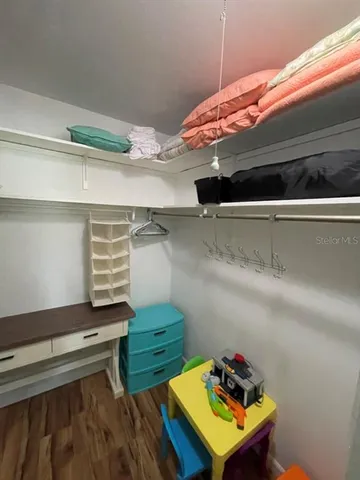 $2,100 | 1877 Southpointe Drive, Sarasota, FL 34231