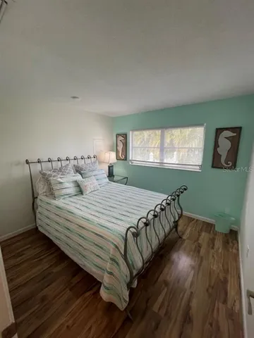 $2,100 | 1877 Southpointe Drive, Sarasota, FL 34231