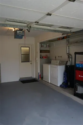 $2,100 | 1877 Southpointe Drive, Sarasota, FL 34231