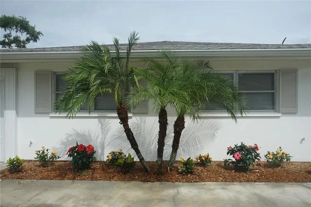 $2,100 | 1877 Southpointe Drive, Sarasota, FL 34231