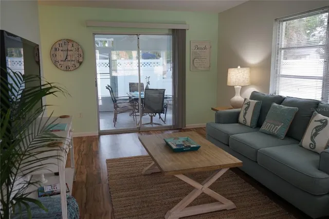 $2,100 | 1877 Southpointe Drive, Sarasota, FL 34231