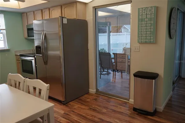 $2,100 | 1877 Southpointe Drive, Sarasota, FL 34231