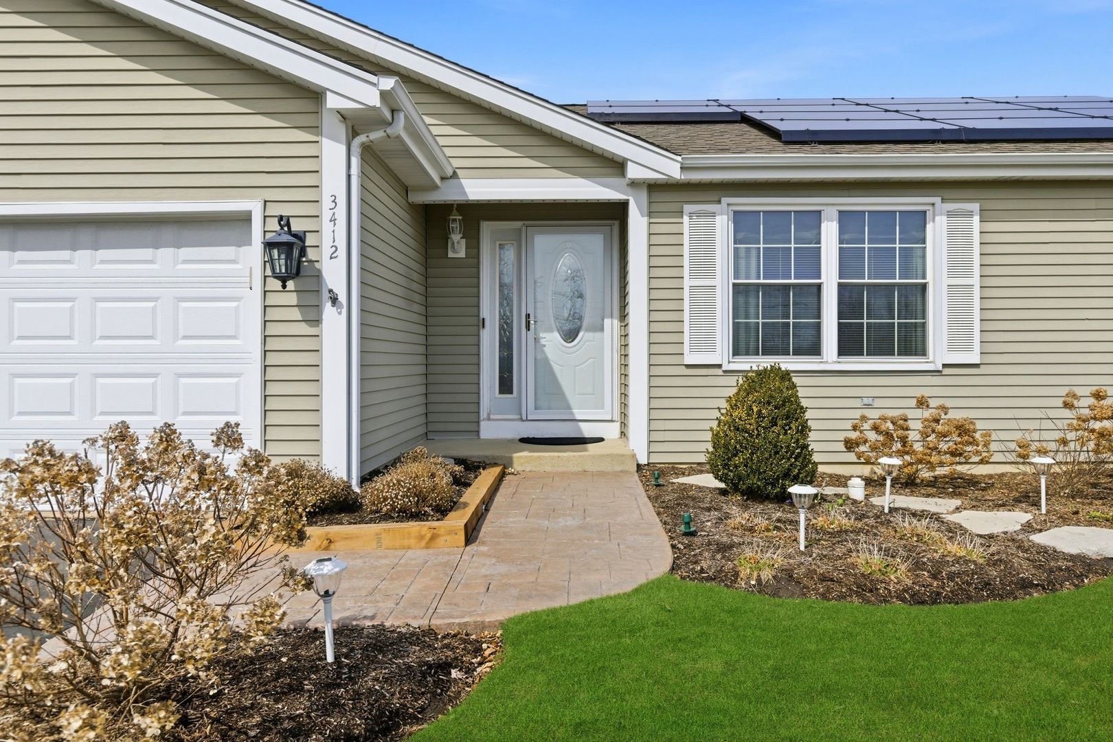 3412 Harbor Ridge Drive Zion, IL 60099 - Photo 3 of 43