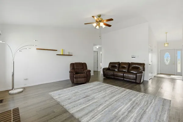 $320,000 | 3412 Harbor Ridge Drive, Zion, IL 60099