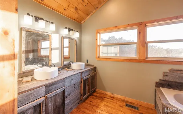 $515,000 | 11659 Highway Ah, Plato, MO 65552