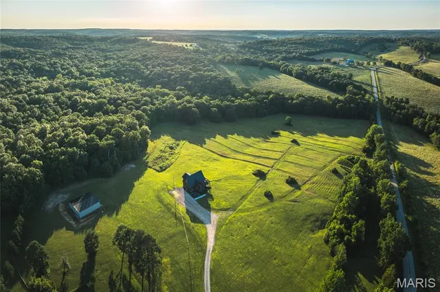 $515,000 | 11659 Highway Ah, Plato, MO 65552