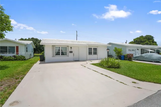 $2,200 | 142 Northwest 10th Court, Unit 147, Boynton Beach, FL 33426