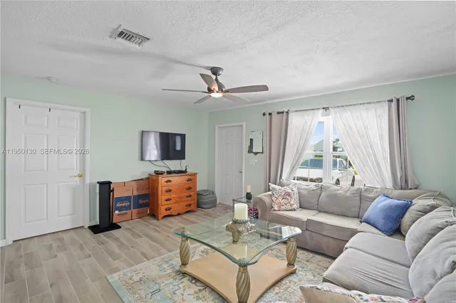 $2,200 | 142 Northwest 10th Court, Unit 147, Boynton Beach, FL 33426