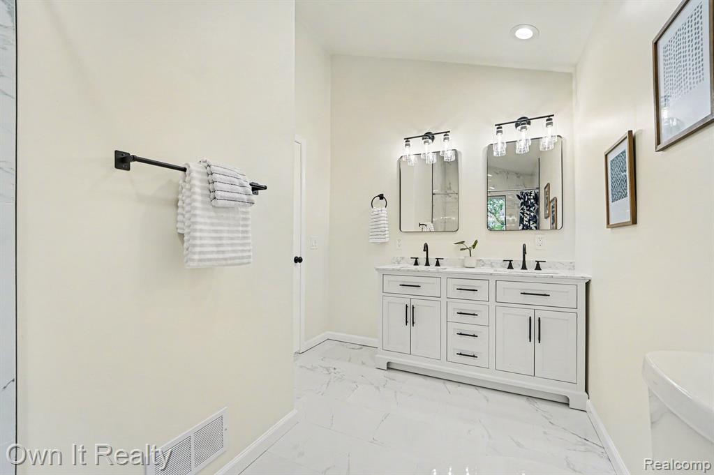 168 Kerby Road Grosse Pointe Farms, MI 48236 - Photo 23 of 36