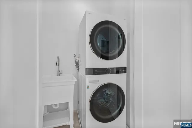 $1,390,000 | 12-25 Eastern Drive, Fair Lawn, NJ 07410