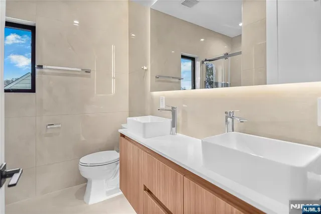 $1,390,000 | 12-25 Eastern Drive, Fair Lawn, NJ 07410