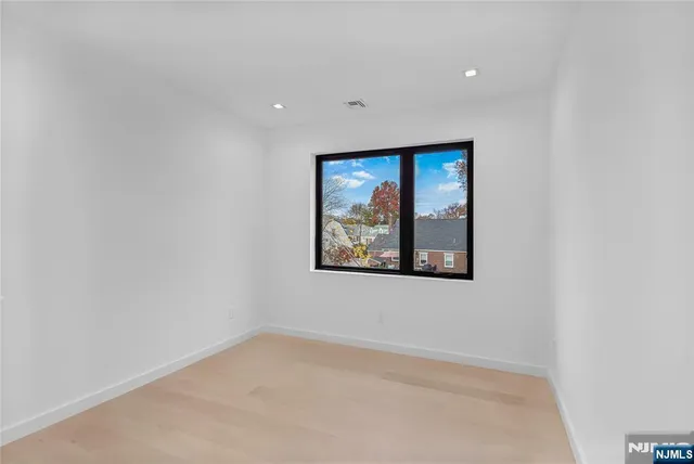 $1,390,000 | 12-25 Eastern Drive, Fair Lawn, NJ 07410