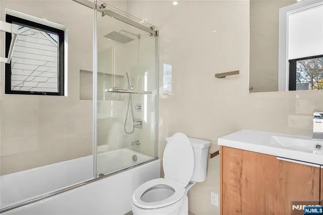 $1,390,000 | 12-25 Eastern Drive, Fair Lawn, NJ 07410