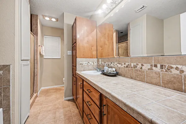 $475,000 | 21503 Pecan Bend Road, Damon, TX 77430
