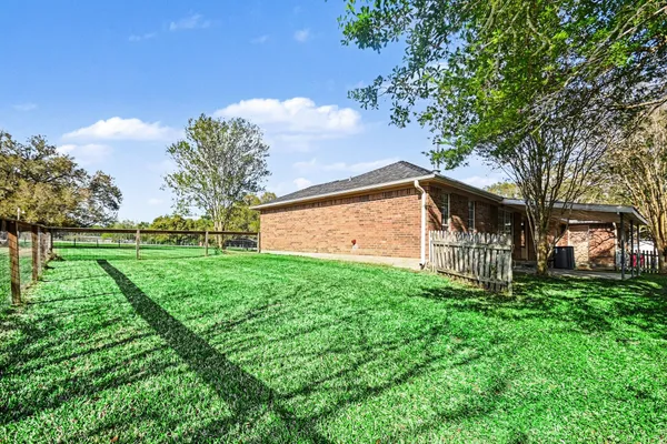$475,000 | 21503 Pecan Bend Road, Damon, TX 77430