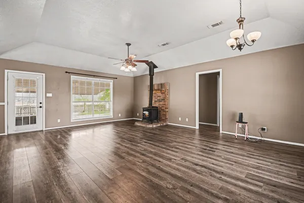 $475,000 | 21503 Pecan Bend Road, Damon, TX 77430