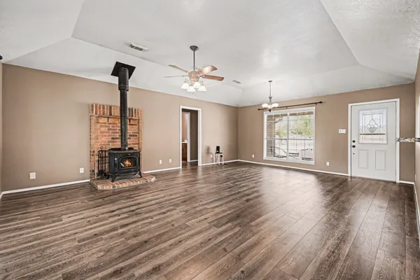 $475,000 | 21503 Pecan Bend Road, Damon, TX 77430