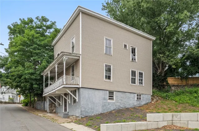 $140,000 | 99 Cato Street, Woonsocket, RI 02895
