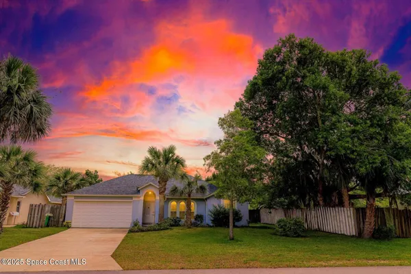 $2,800 | 106 Delvalle Street, Melbourne Beach, FL 32951