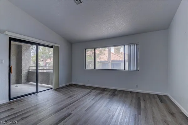 $1,299 | 5056 South Rainbow Boulevard, Unit 205, Las Vegas, NV 89118