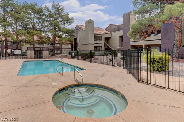 $1,299 | 5056 South Rainbow Boulevard, Unit 205, Las Vegas, NV 89118