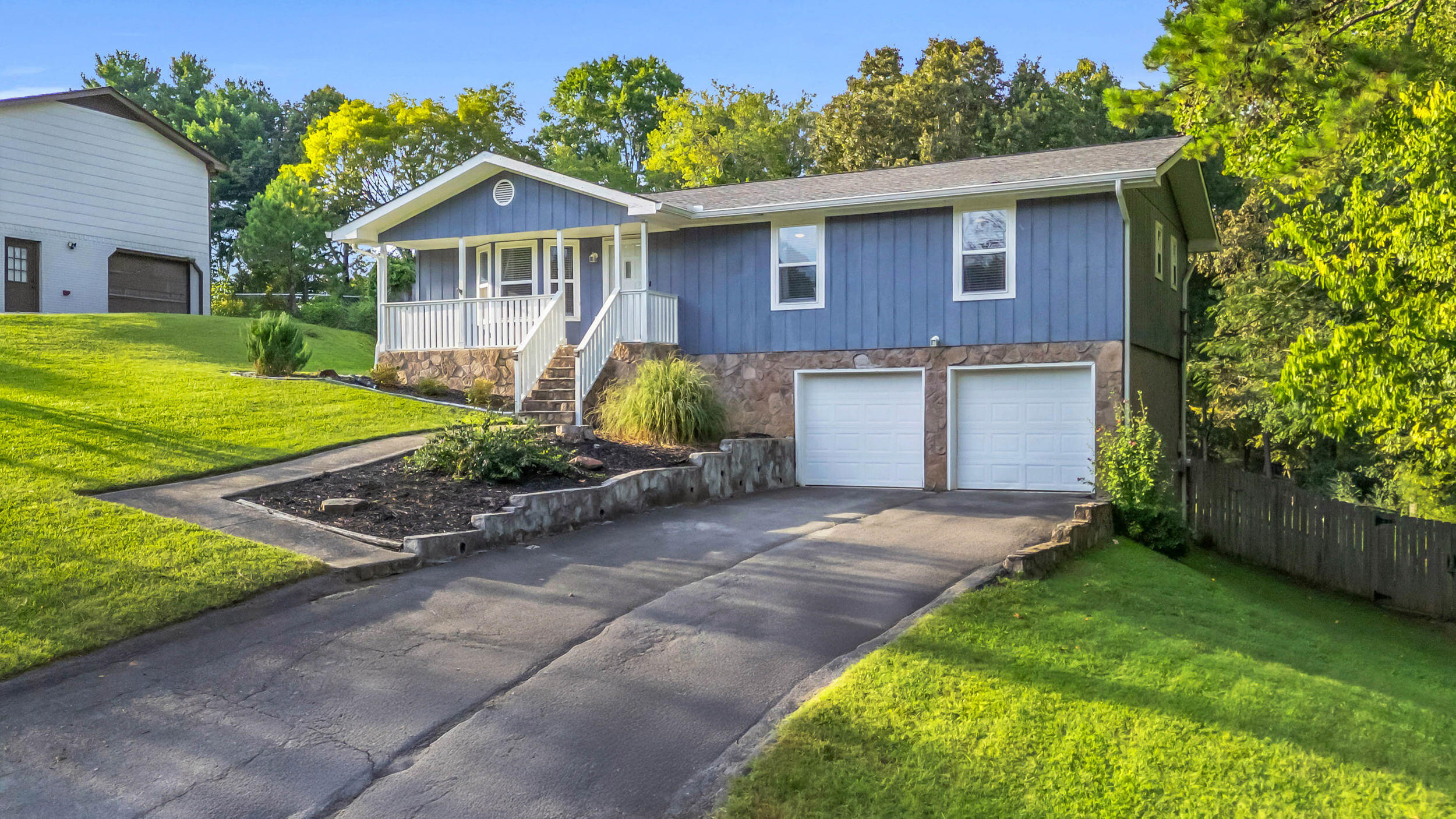 200 Crest Circle Ringgold, GA 30736 - Photo 2 of 33 2_200 crest cir-2