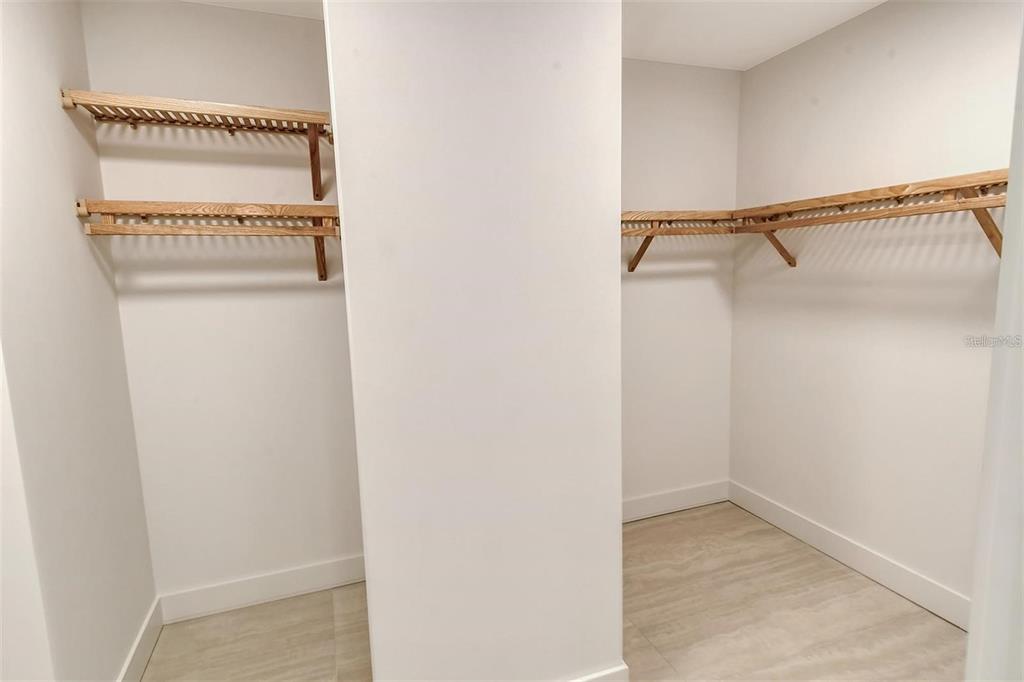 301 Quay Commons, Unit 1011 Sarasota, FL 34236 - Photo 27 of 75