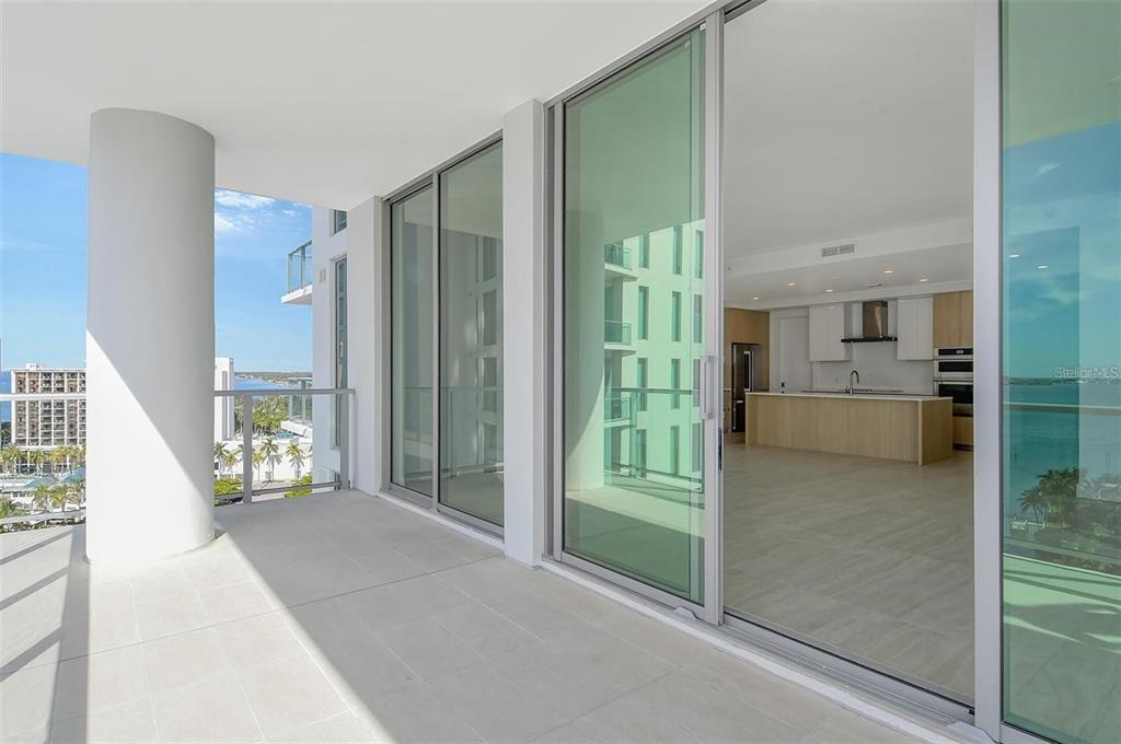 301 Quay Commons, Unit 1011 Sarasota, FL 34236 - Photo 4 of 75