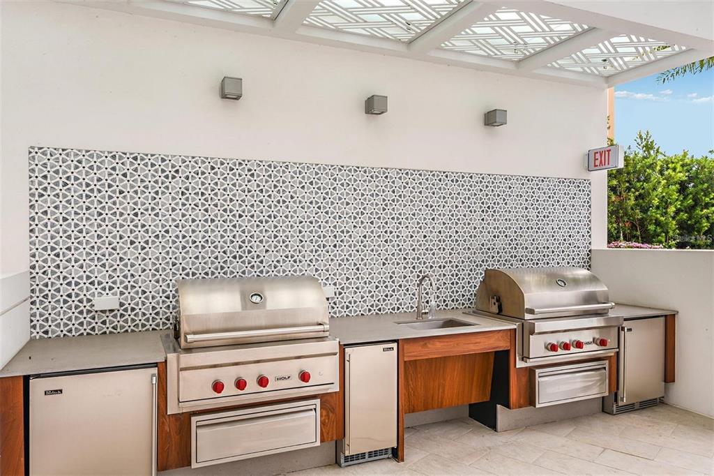 301 Quay Commons, Unit 1011 Sarasota, FL 34236 - Photo 41 of 75