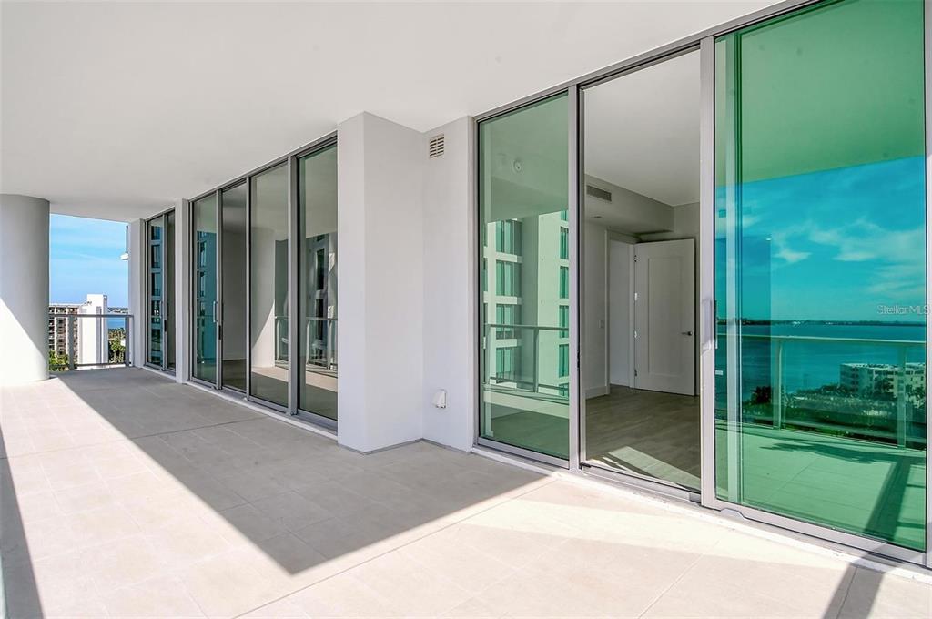 301 Quay Commons, Unit 1011 Sarasota, FL 34236 - Photo 6 of 75
