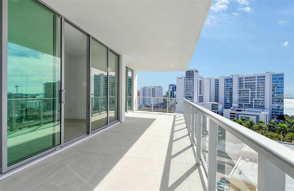 301 Quay Commons, Unit 1011 Sarasota, FL 34236 - Photo 7 of 75