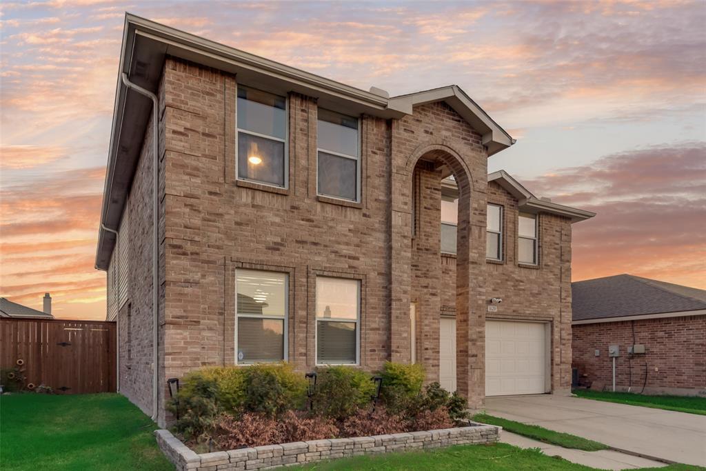 1620 Rialto Way Fort Worth, TX 76247 - Photo 2 of 30 Gallery Image 2