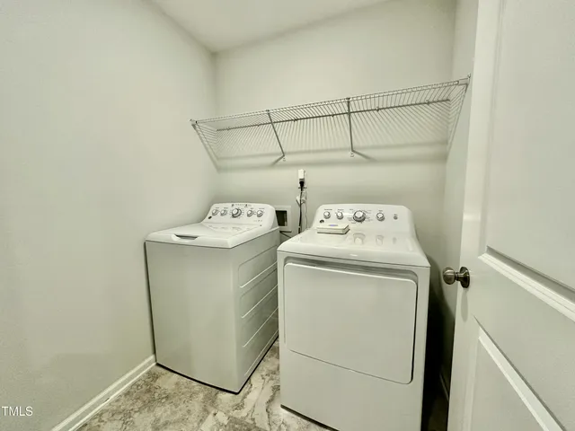 $1,950 | 107 Hunston Dr., Holly Springs, NC 27540