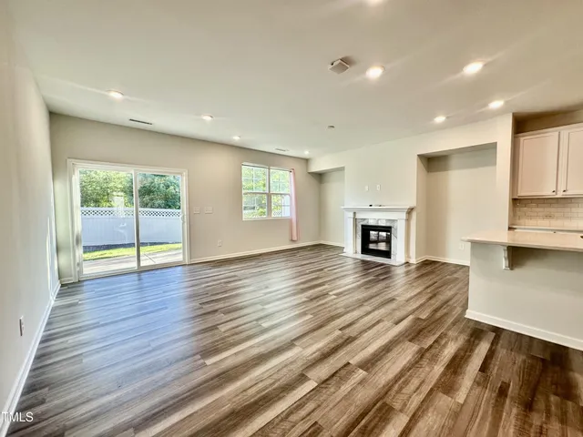 $1,950 | 107 Hunston Dr., Holly Springs, NC 27540