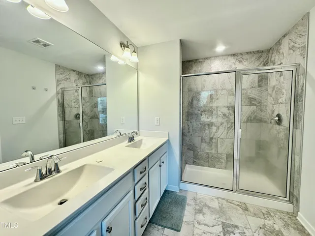 $1,950 | 107 Hunston Dr., Holly Springs, NC 27540