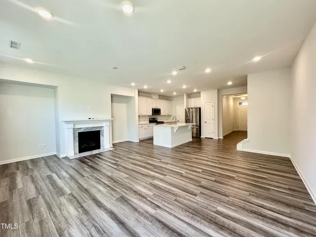 $1,950 | 107 Hunston Dr., Holly Springs, NC 27540