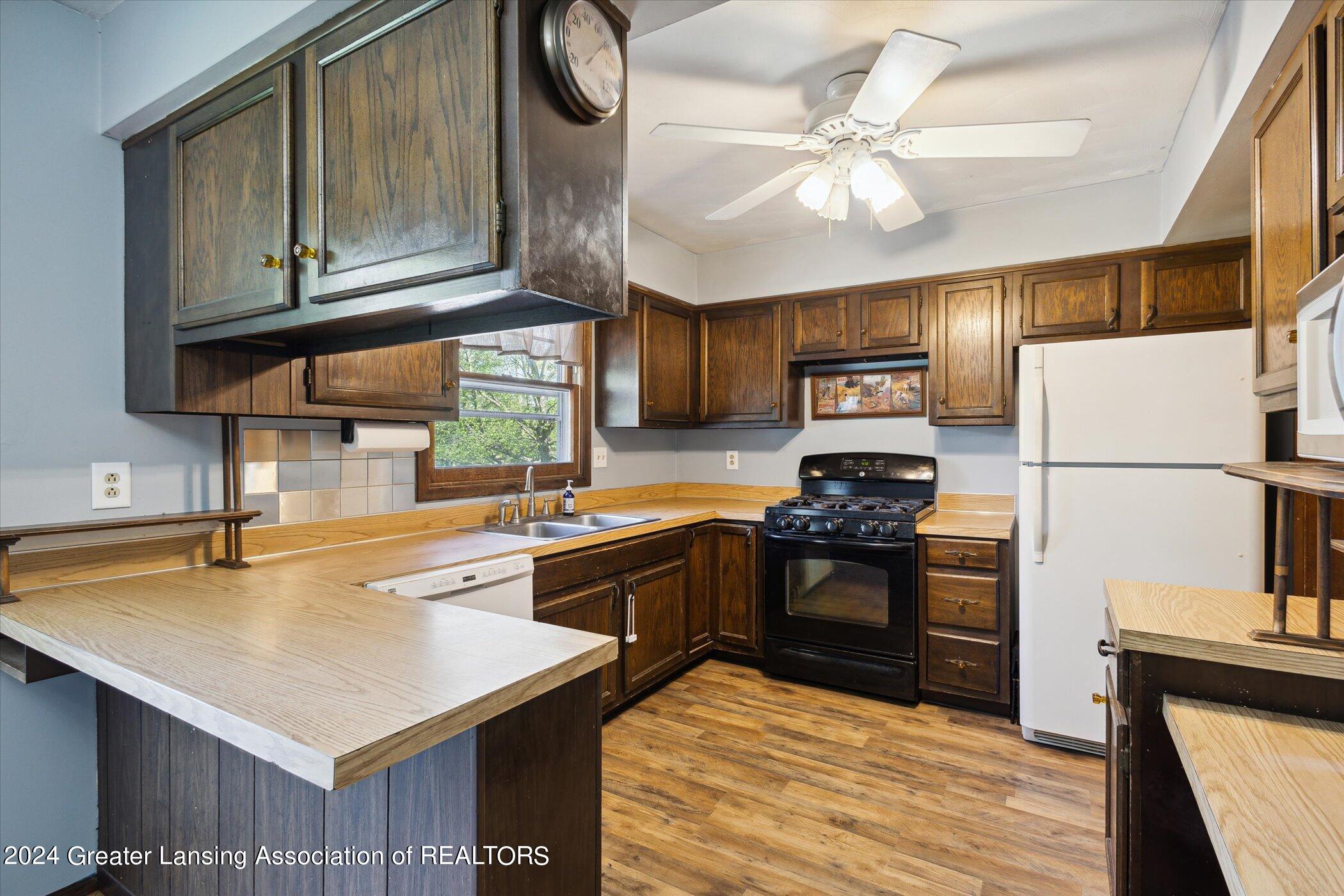 1076 North Gunnell Road Eaton Rapids, MI 48827 - Photo 9 of 35 16-1076-N-Gunnell-Rd-Eaton-Rapids-MI-488
