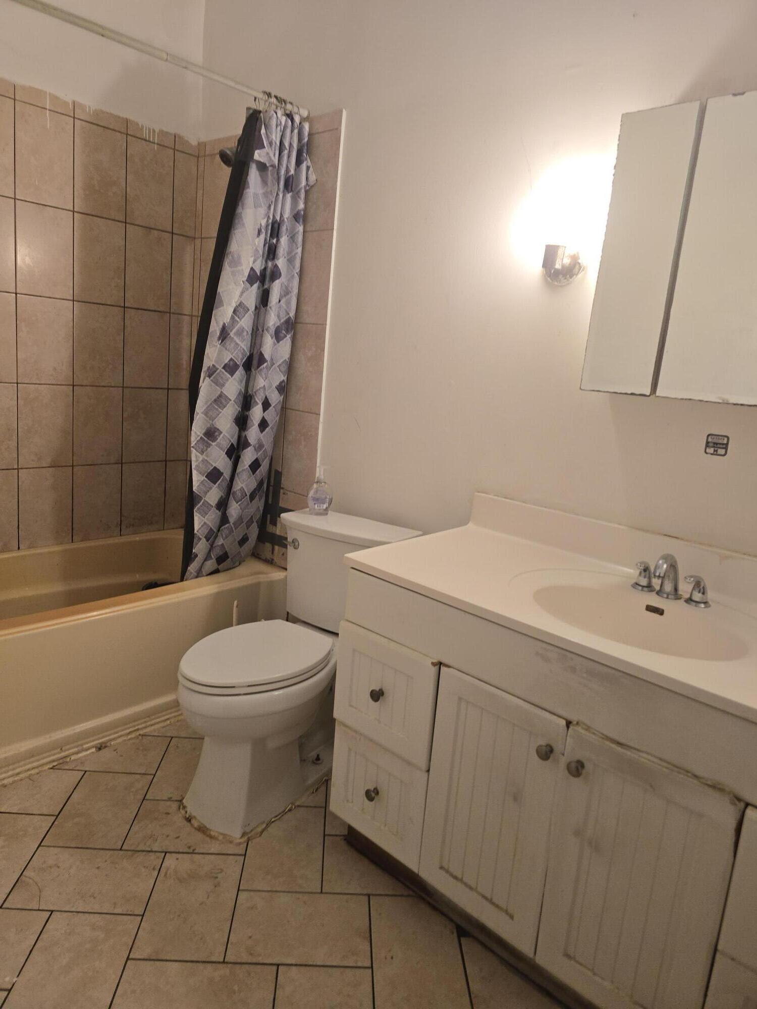 631 North E Street Lake Worth Beach, FL 33460 - Photo 8 of 11 20260130_152235