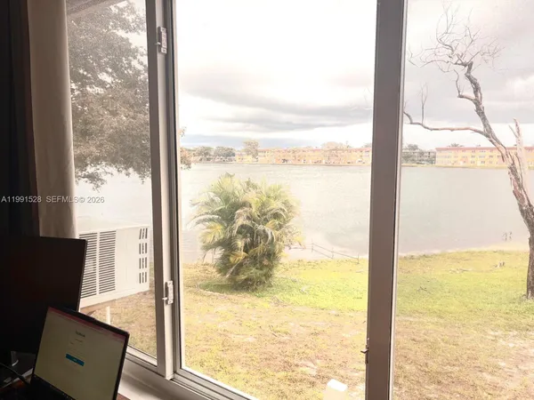 $1,200 | 18707 Northeast 2nd Avenue, Unit 919, Miami, FL 33179