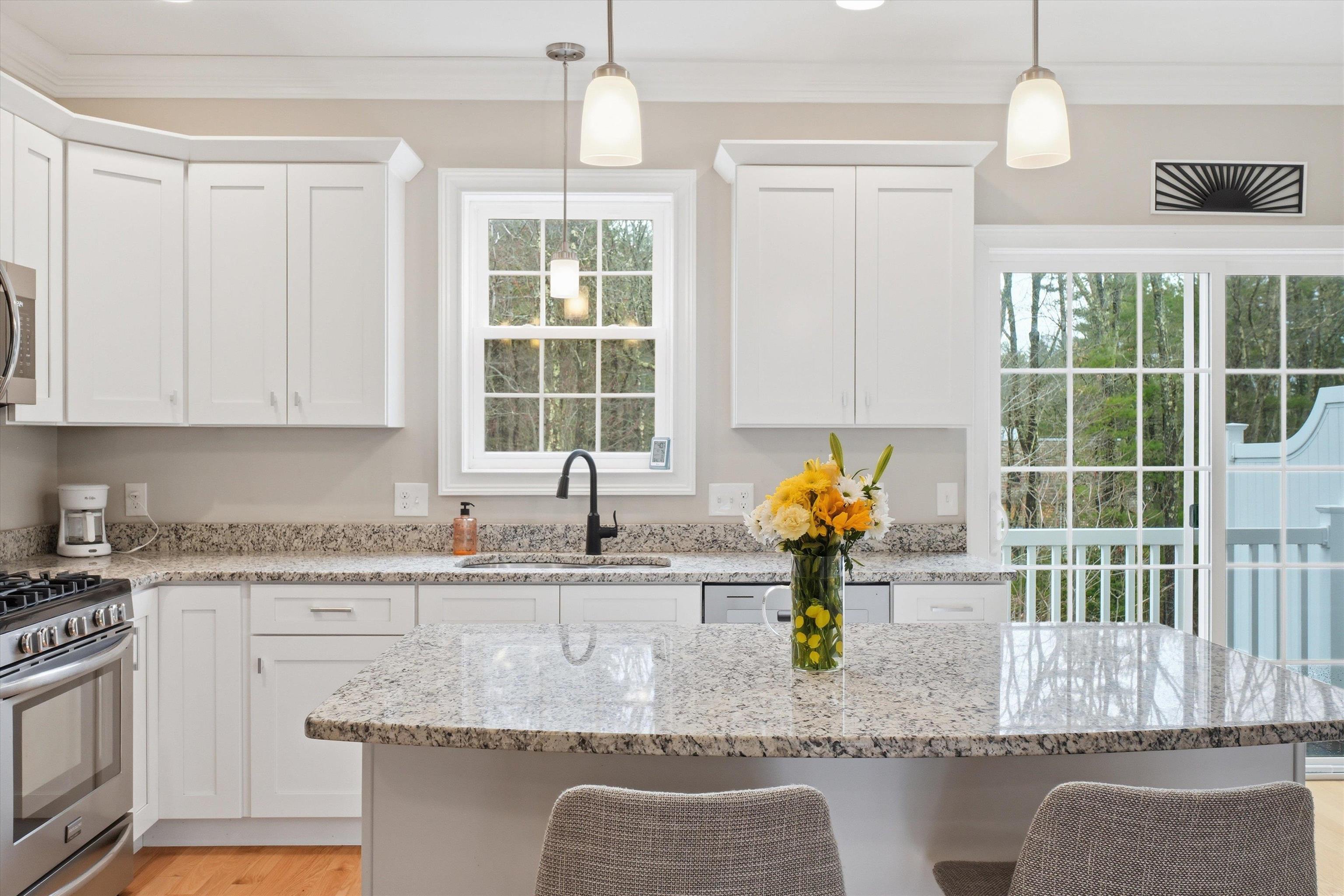 46 Acadia Lane, Unit 58 Exeter, NH 03833 - Photo 5 of 40