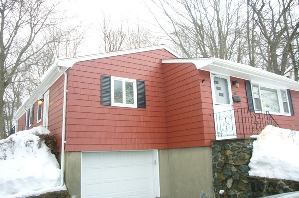 10 Linton Road Lynn, MA 01904 - Photo 2 of 25 Gallery Image 2