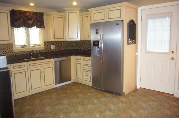 10 Linton Road Lynn, MA 01904 - Photo 4 of 25 Gallery Image 4