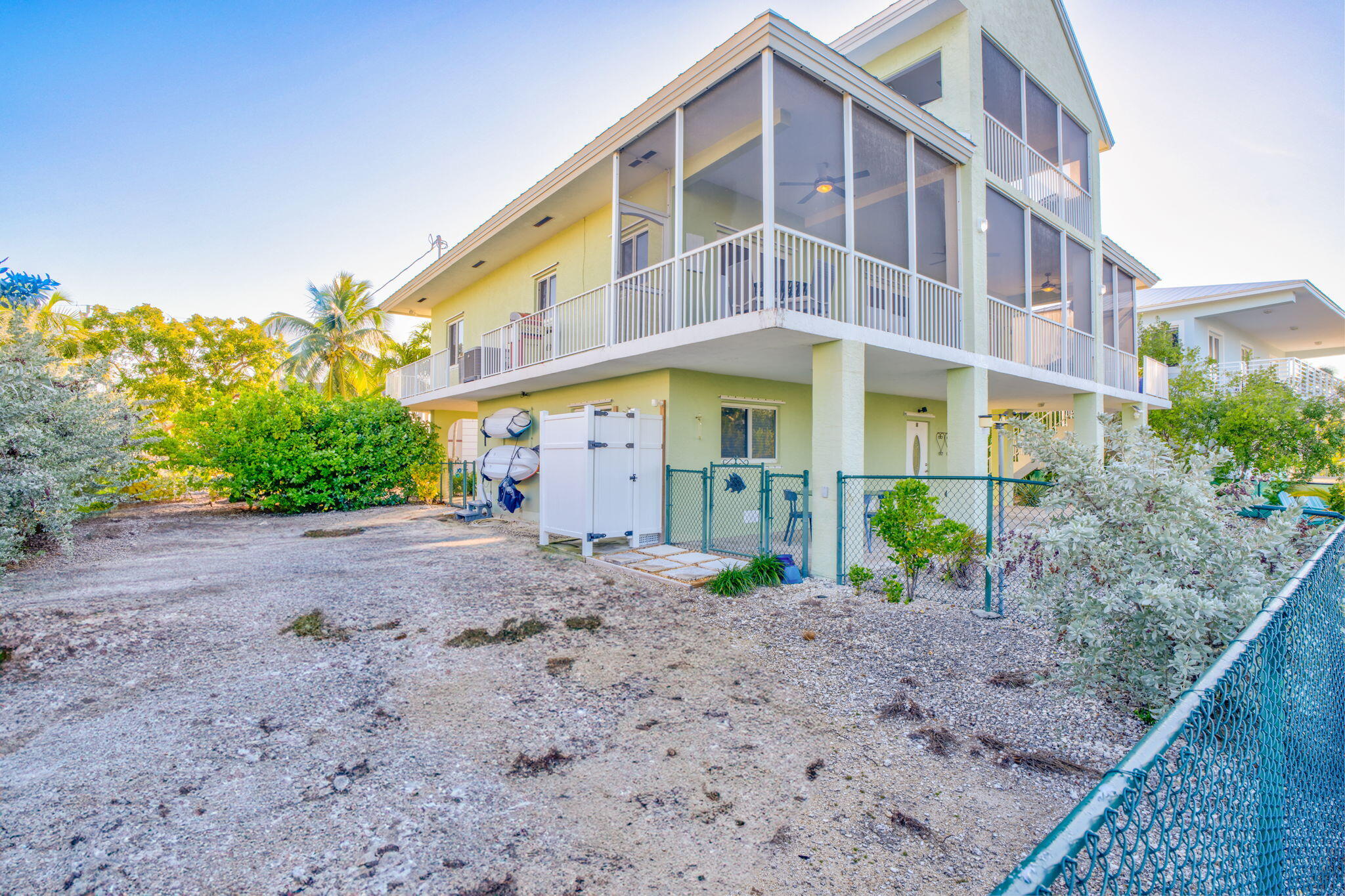 24 Mutiny Place Key Largo, FL 33037 - Photo 48 of 57 a front view of a building