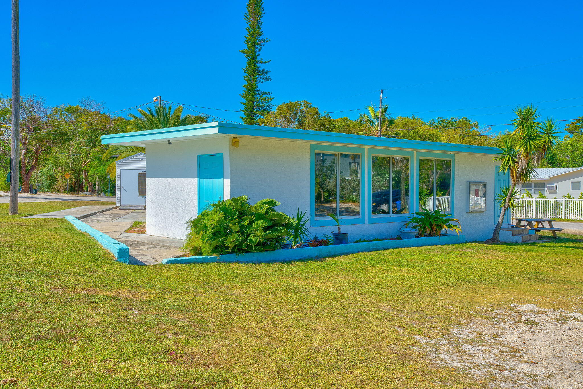 24 Mutiny Place Key Largo, FL 33037 - Photo 53 of 57 a front view of a house with garden